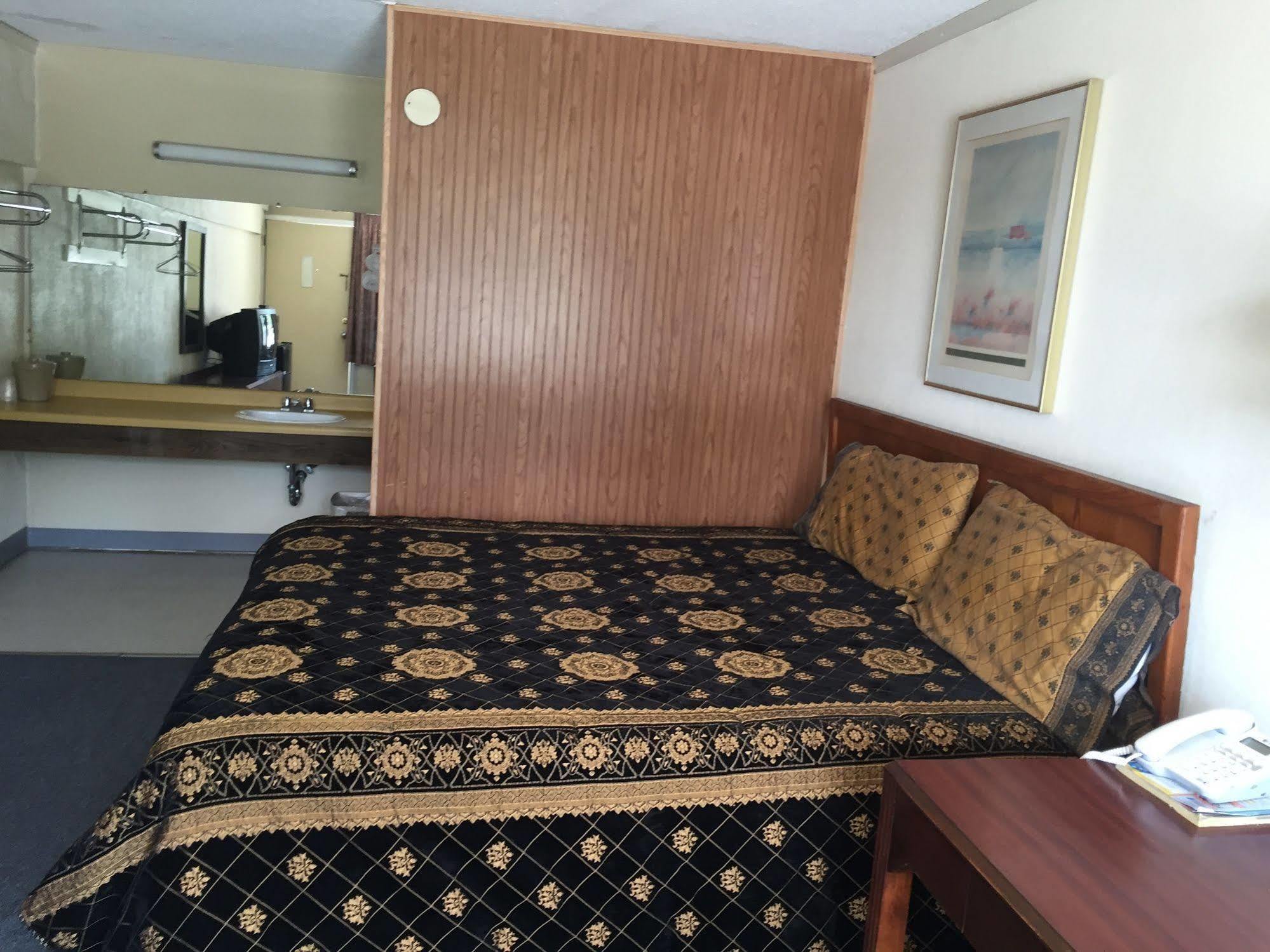 Daniel Boone Motor Inn Pikeville Extérieur photo